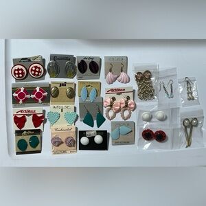 70’s 80’s Costume Jewelry Fashion Earring Lot
23 sets For One Price